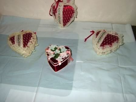 Lot of 4   Heart Ornaments Valentines XMas Gift tieons  